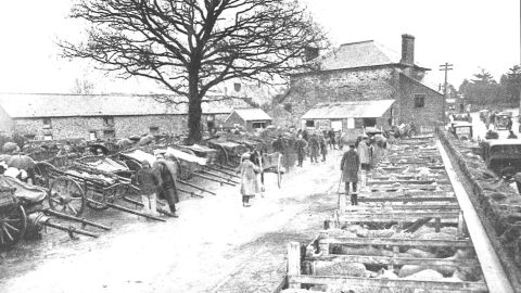 Market day in Llanybydder, 1909