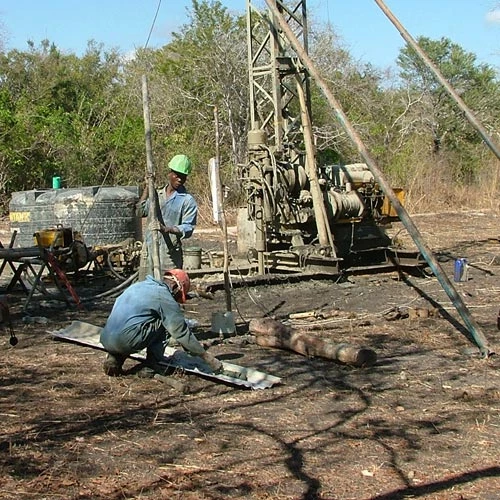  Bringing up a core of mud from 34 million years ago
