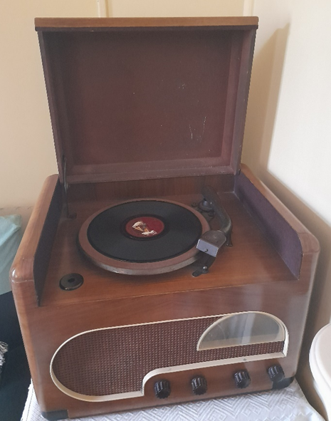 radiogram in prefabs