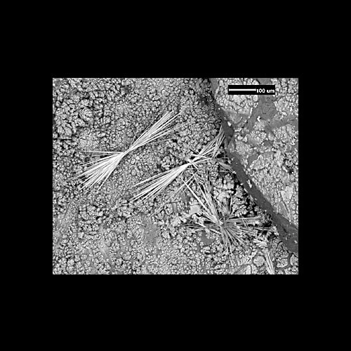 'bow-tie' sprays of agardite-(Y)