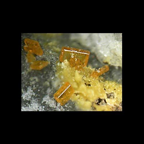 Wulfenite crystals 