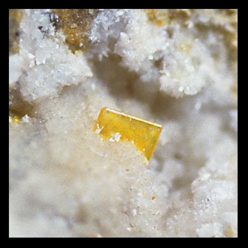 Tabular wulfenite