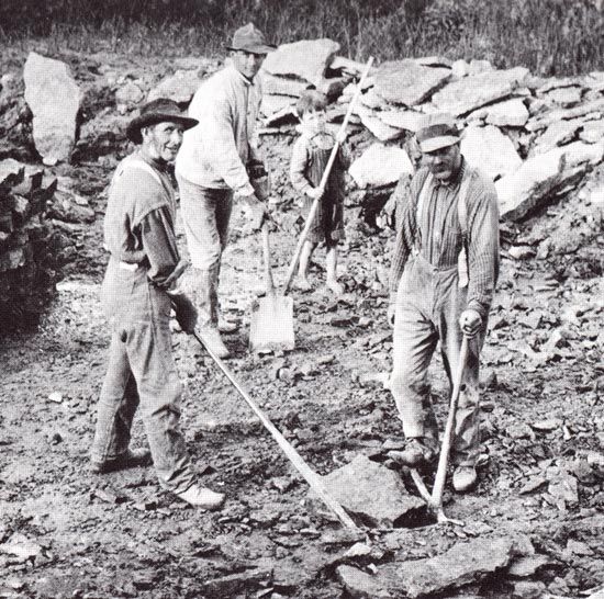 Quarrying stone, Randolph, Wisconsin