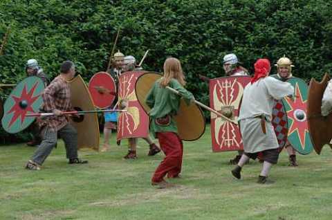 Britons and Romans fighting