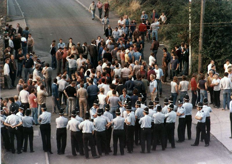 Police and Pickets, Bedwas Colliery