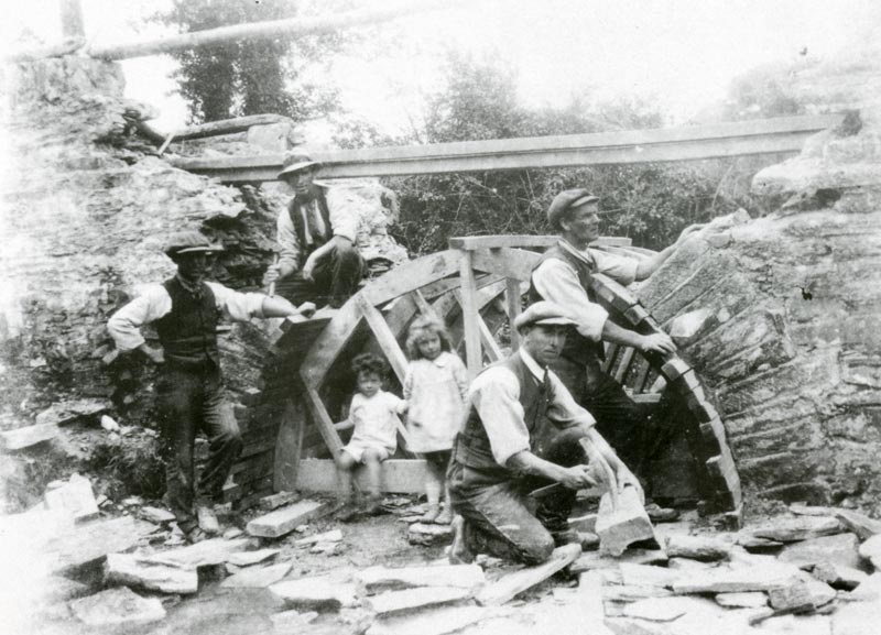 Repairing the bridge at Pont-rhyd-y-ceirt, 1920